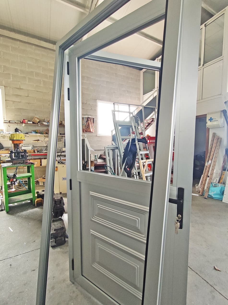  Puertas y ventanas de PVC a medida en Coles